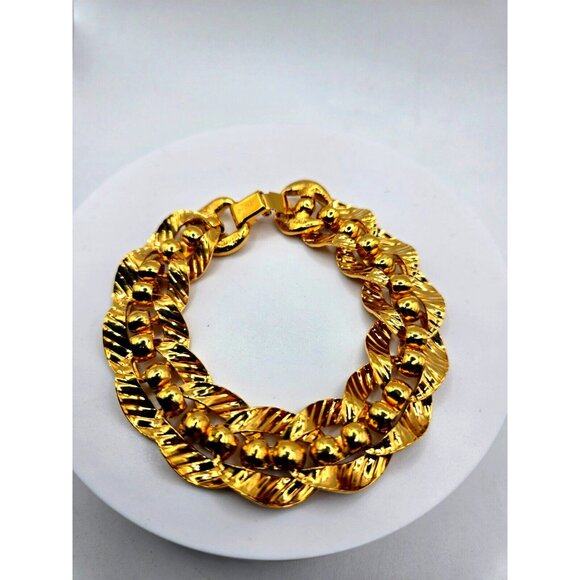 Vintage MONET signed Chunky Chain Link Fabulous Gold Tone Bracelet 1 inch wide - Picture 1 of 5